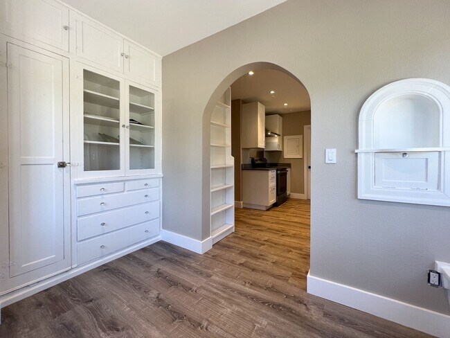 Building Photo - 1567 Silverado Trail