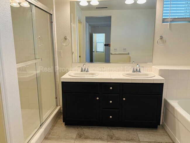 Building Photo - 2534 Mustang Dr