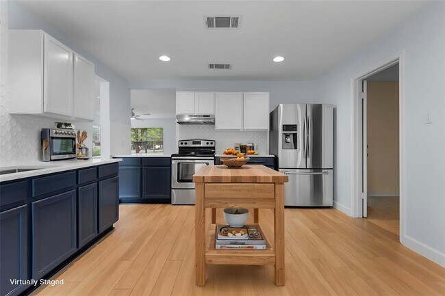 Building Photo - 7327 Pusch Ridge Loop