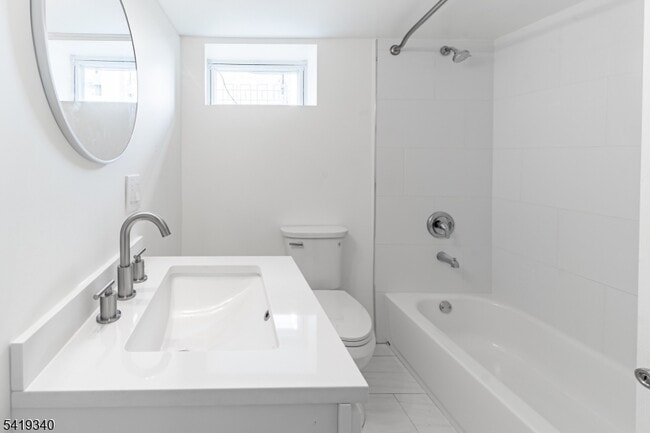 Building Photo - 80 White Meadow Rd