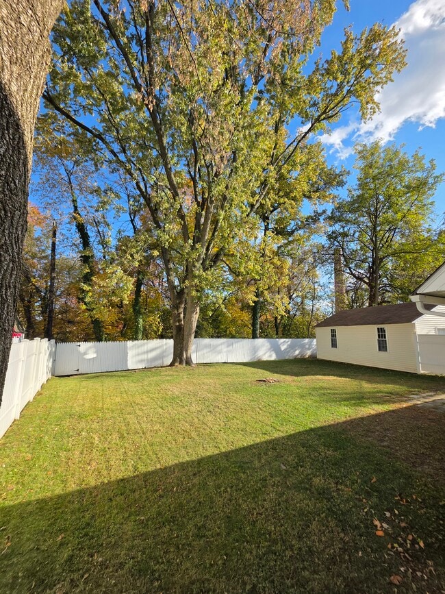 Building Photo - 1406 Montgomery Rd