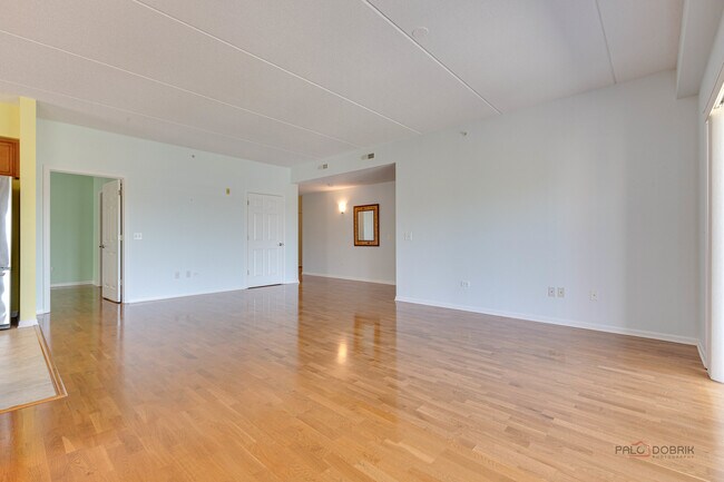 Building Photo - 799 Graceland Ave