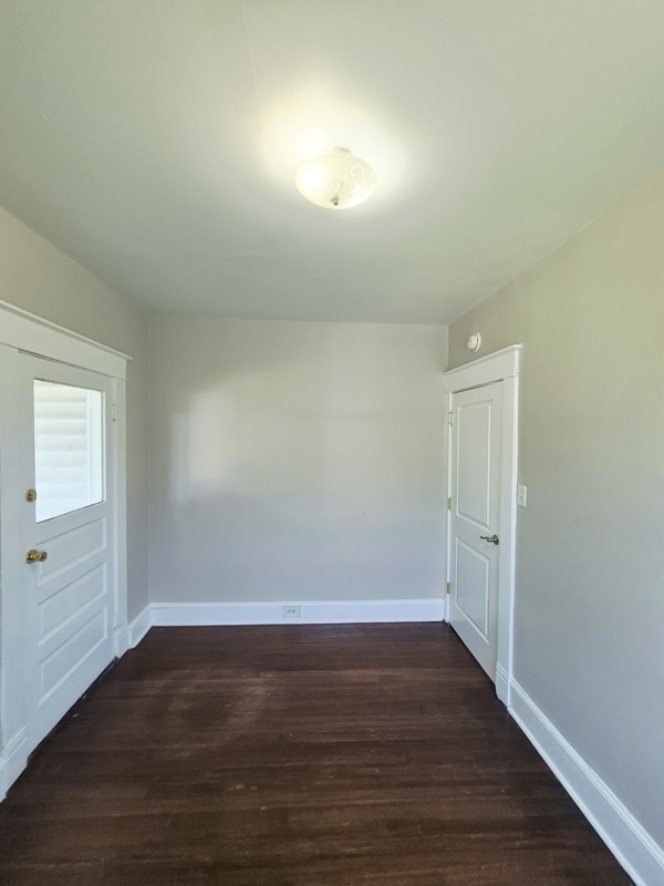 Building Photo - 2113 Barton Ave