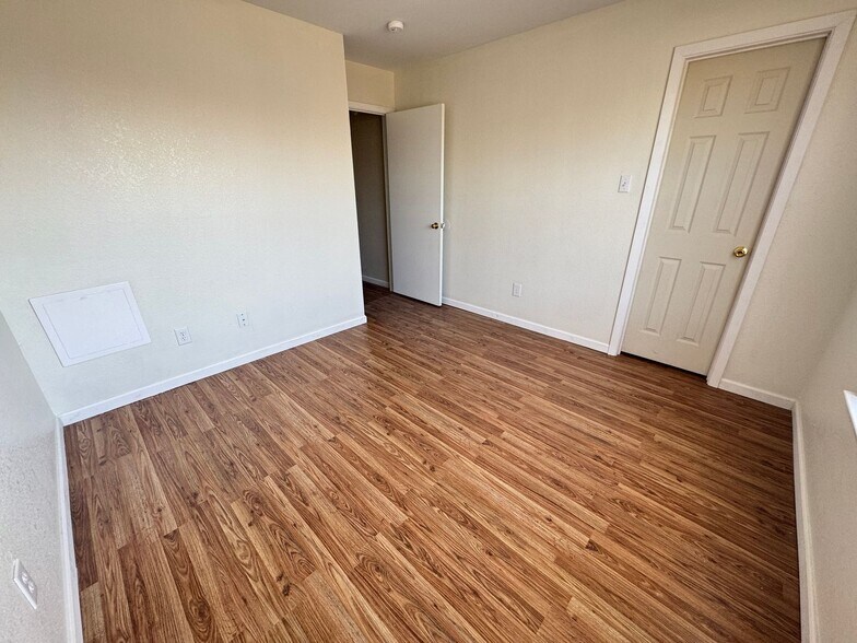 Building Photo - 1203 Monroe Loop