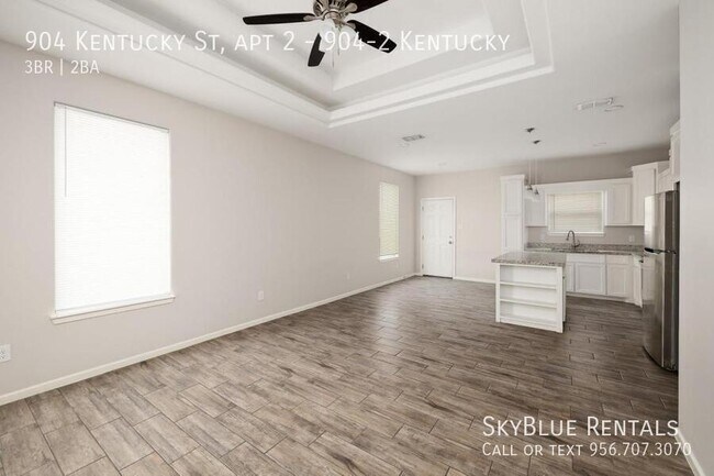 Building Photo - 904 Kentucky St