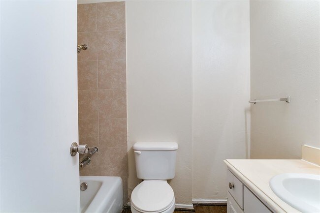 Building Photo - 2503 Knoll St