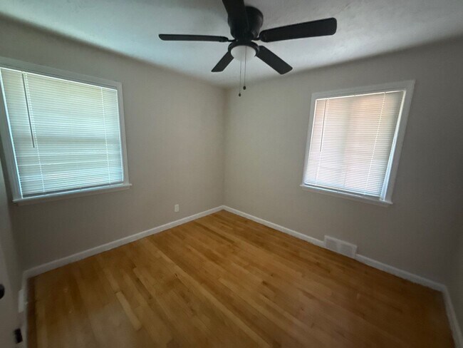 Building Photo - Freshly Renovated 3-Bedroom Home – Quality...
