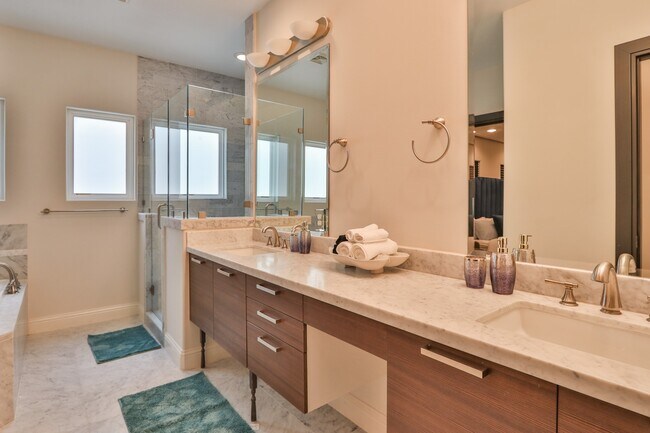 Building Photo - 4114 Driscoll St