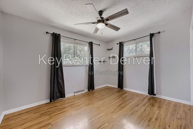 Building Photo - 6313 Pierson St