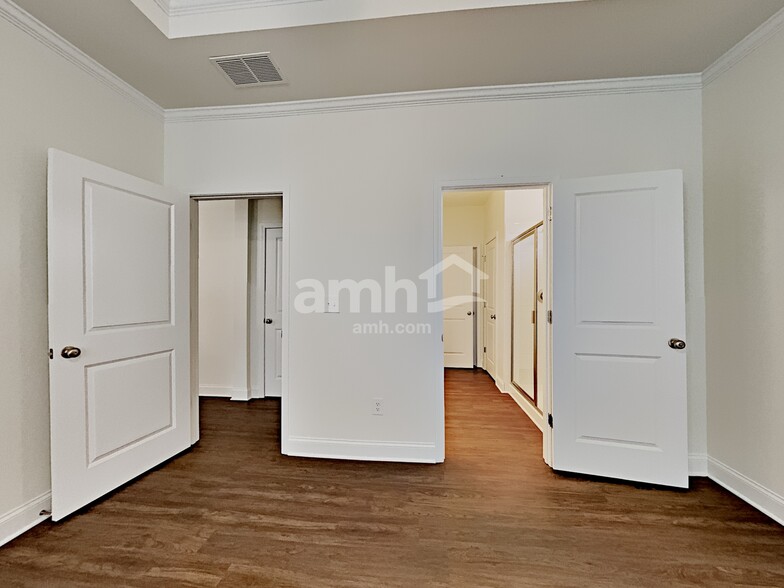 Building Photo - 2447 Napa Valley Dr