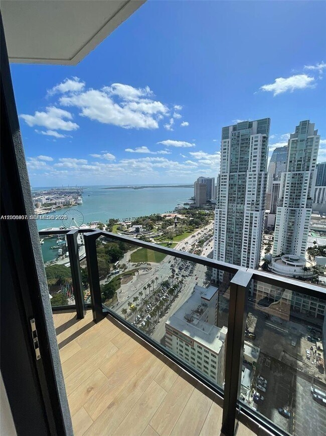 Building Photo - 398 NE 5th St