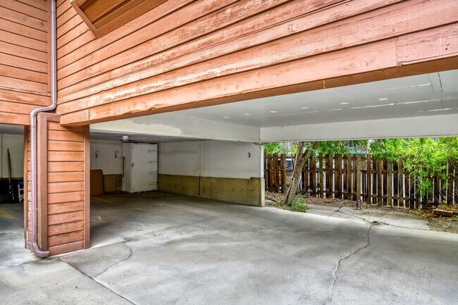 Building Photo - 815 Alpine Ave.