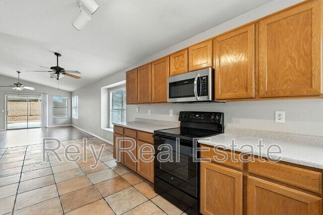 Building Photo - 12568 W Almeria Rd