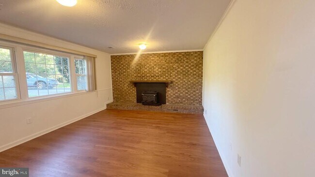 Building Photo - 1636 Great Falls St