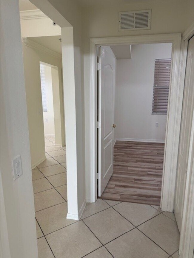 Building Photo - Osprey Cove 2/2-