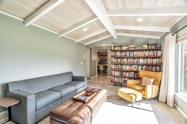 Building Photo - Stylish & Comfort Home in Prime San Jose Location