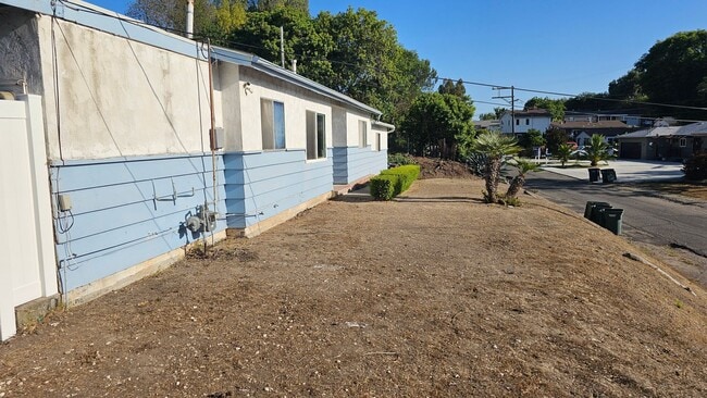 Building Photo - $3,300 - 2 Bed / 1 Bath Home in Fletcher H...
