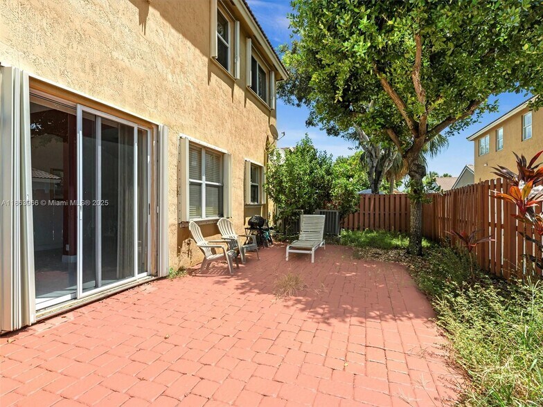 Building Photo - 3844 SW 53rd St
