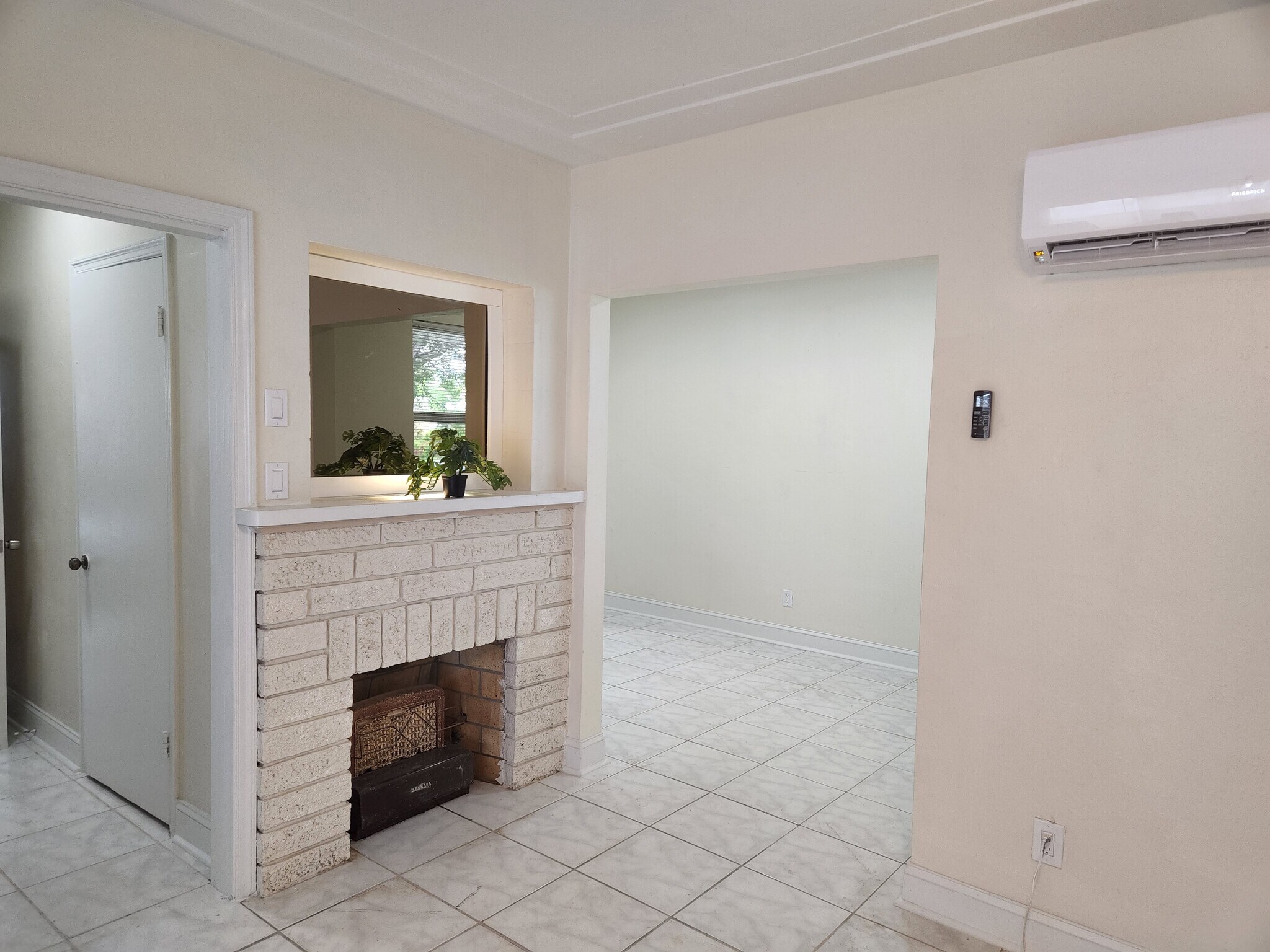 Building Photo - 1922 Taylor St