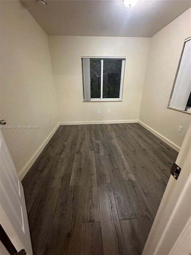 Building Photo - 1239 NE 127th St