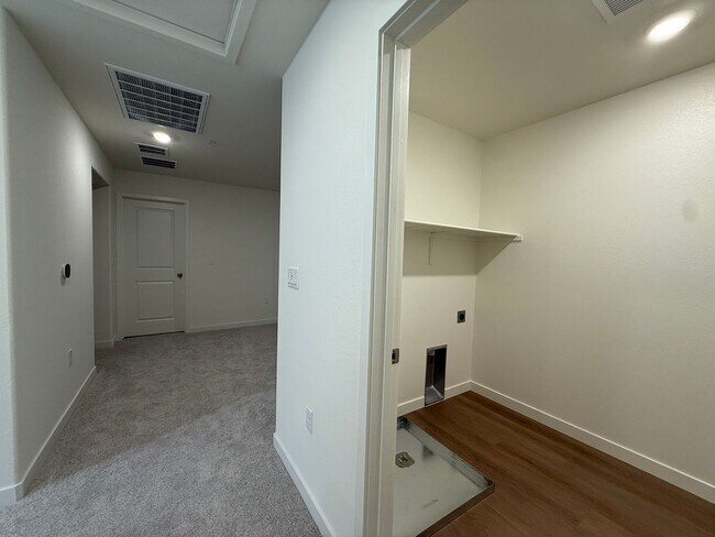 Building Photo - New Build