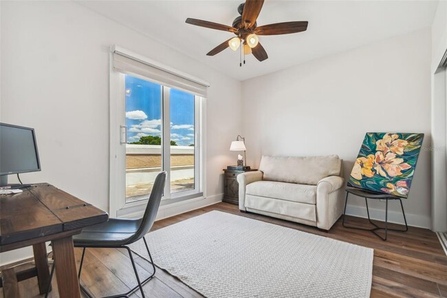 Building Photo - 762 S Village Cir