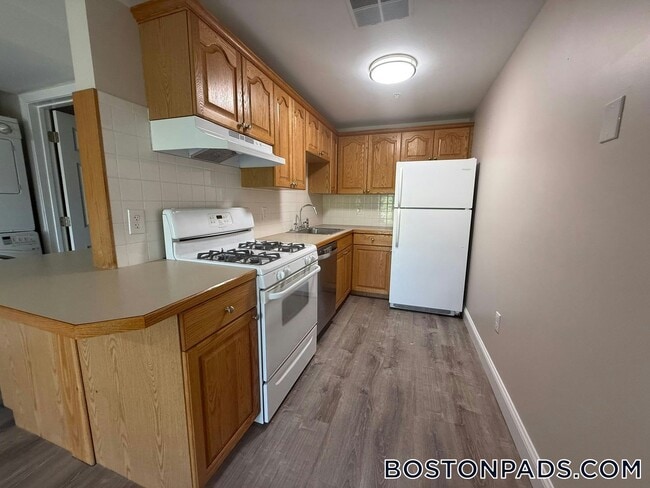 Building Photo - 21 Kenmar Dr