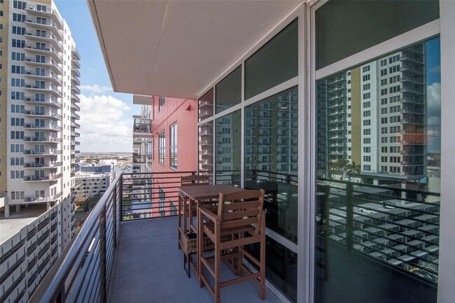 Building Photo - 1120 E Kennedy Blvd