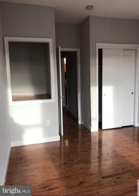 Building Photo - 437 N Montford Ave