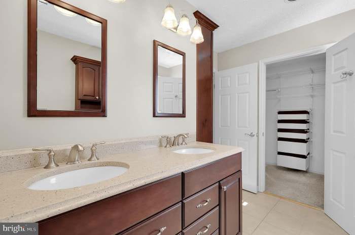 Building Photo - 6209 Derby Dr