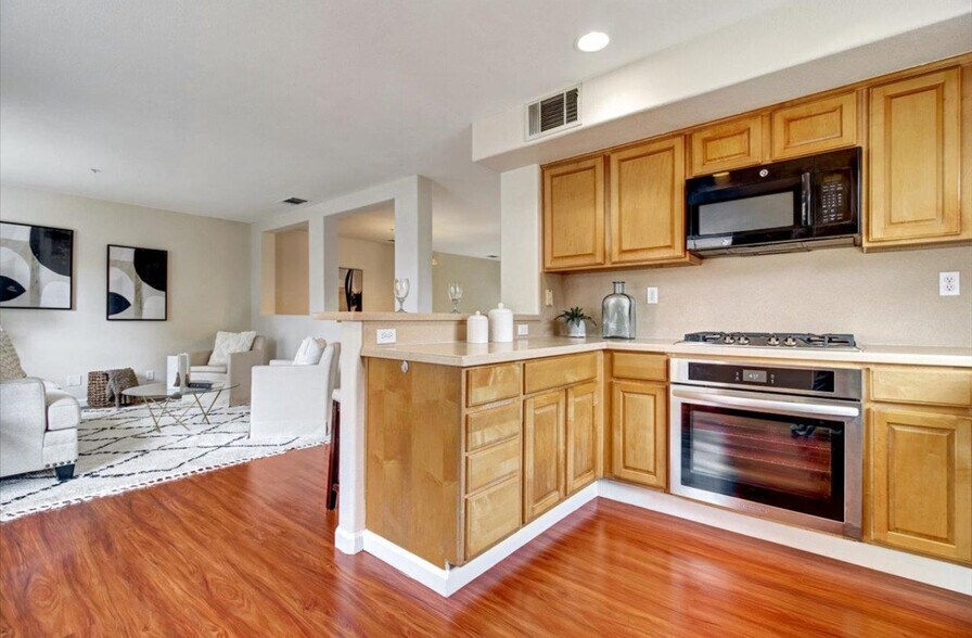 Building Photo - 3276 Shiraz Pl
