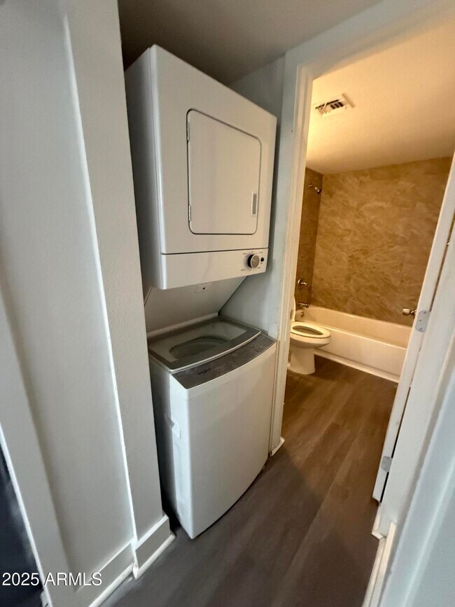 Building Photo - 18202 N Cave Creek Rd