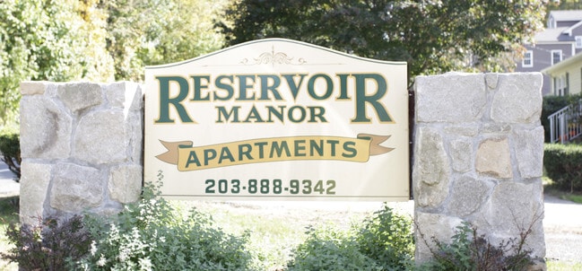 Building Photo - Reservoir Manor Apartments