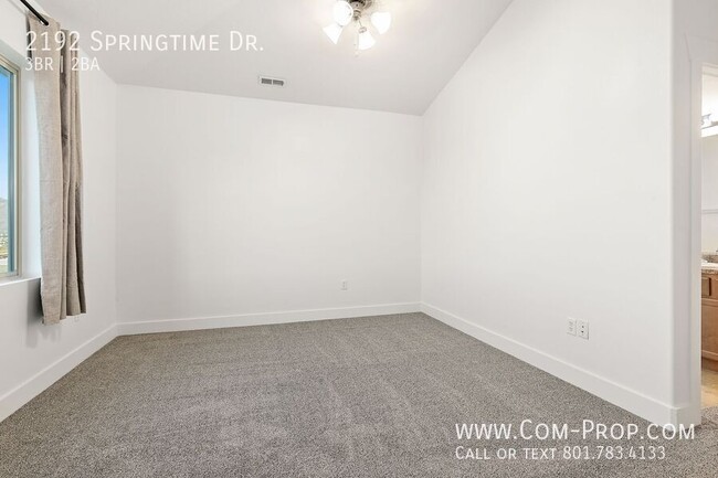 Building Photo - 2192 Springtime Dr