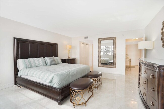 Building Photo - 3430 Galt Ocean Dr