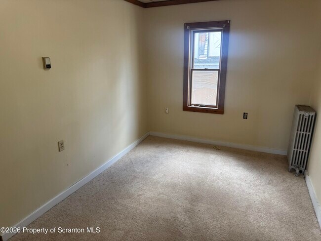 Building Photo - 1403 N Sumner Ave