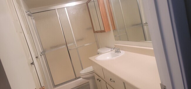 Building Photo - uclmc118