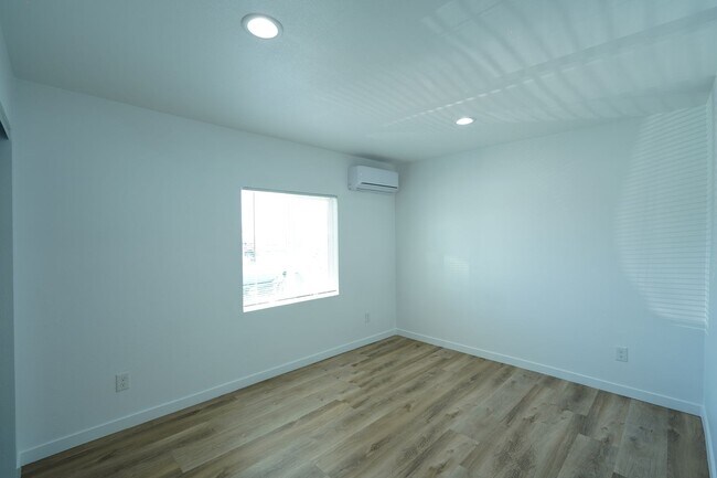 Building Photo - 26074 Bay Ave