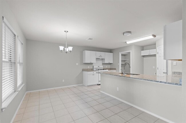 Building Photo - 3304 Kissman Dr
