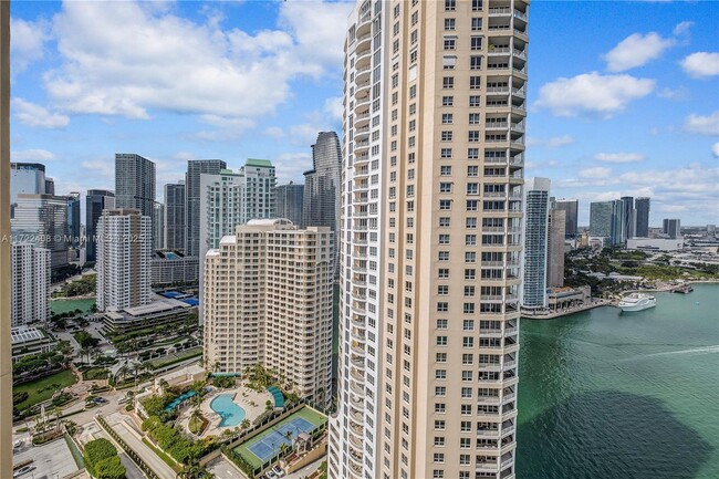 Building Photo - 808 Brickell Key Dr