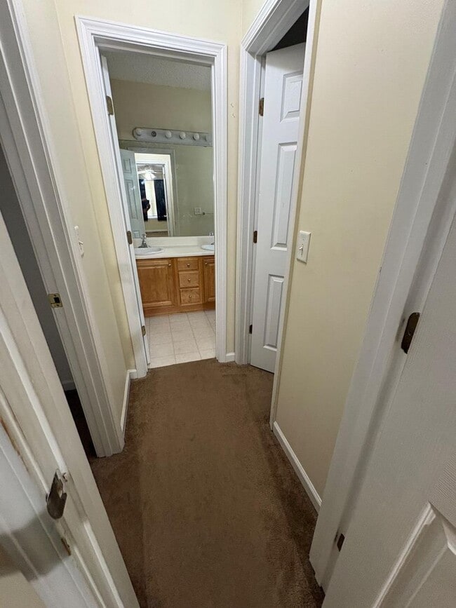 Building Photo - 886 Eagles Nest Cir
