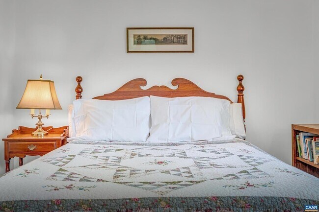 Building Photo - 502 Park Hill