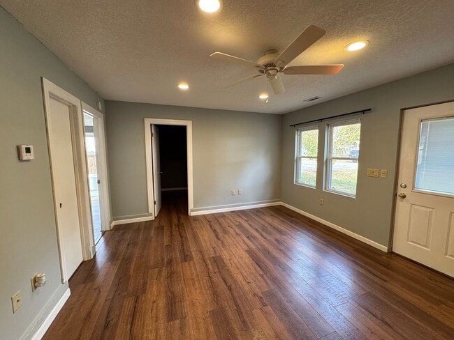 Building Photo - 2 bedroom 1 bath home in Colona