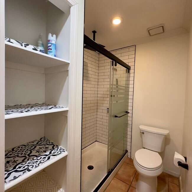 Building Photo - 40064 Silktree Ct