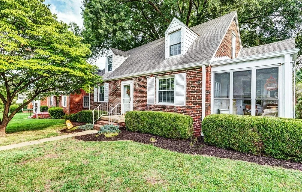 Building Photo - 3500 Rosewood Ave