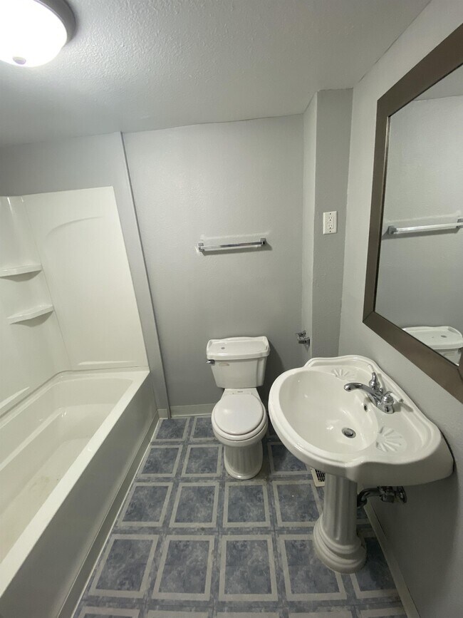 Building Photo - 292 11th St