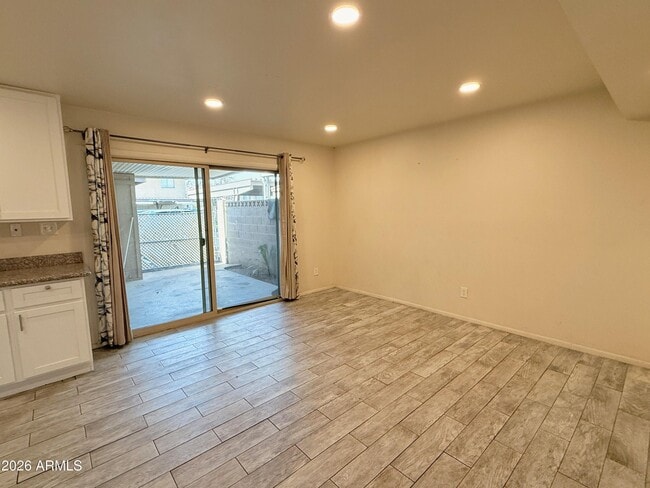 Building Photo - 6742 N 43rd Ave