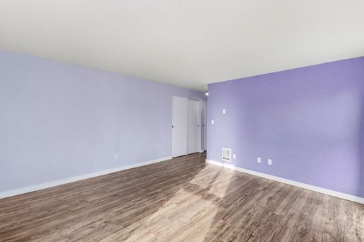 Building Photo - 13820 NE 65th St