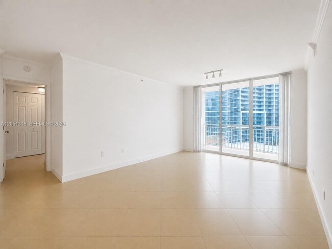 Building Photo - 2000 N Bayshore Dr