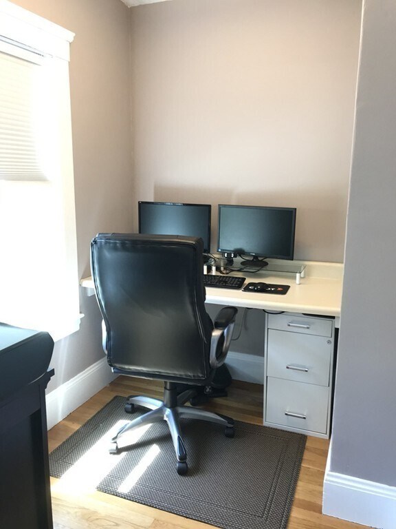 Building Photo - 11 Batchelder St